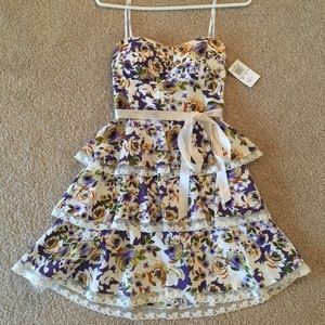 NWT Floral Sweetheart Strapless Dress
